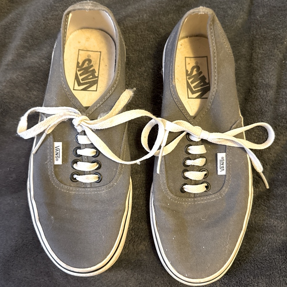 grey & white vans! 🩶🤍